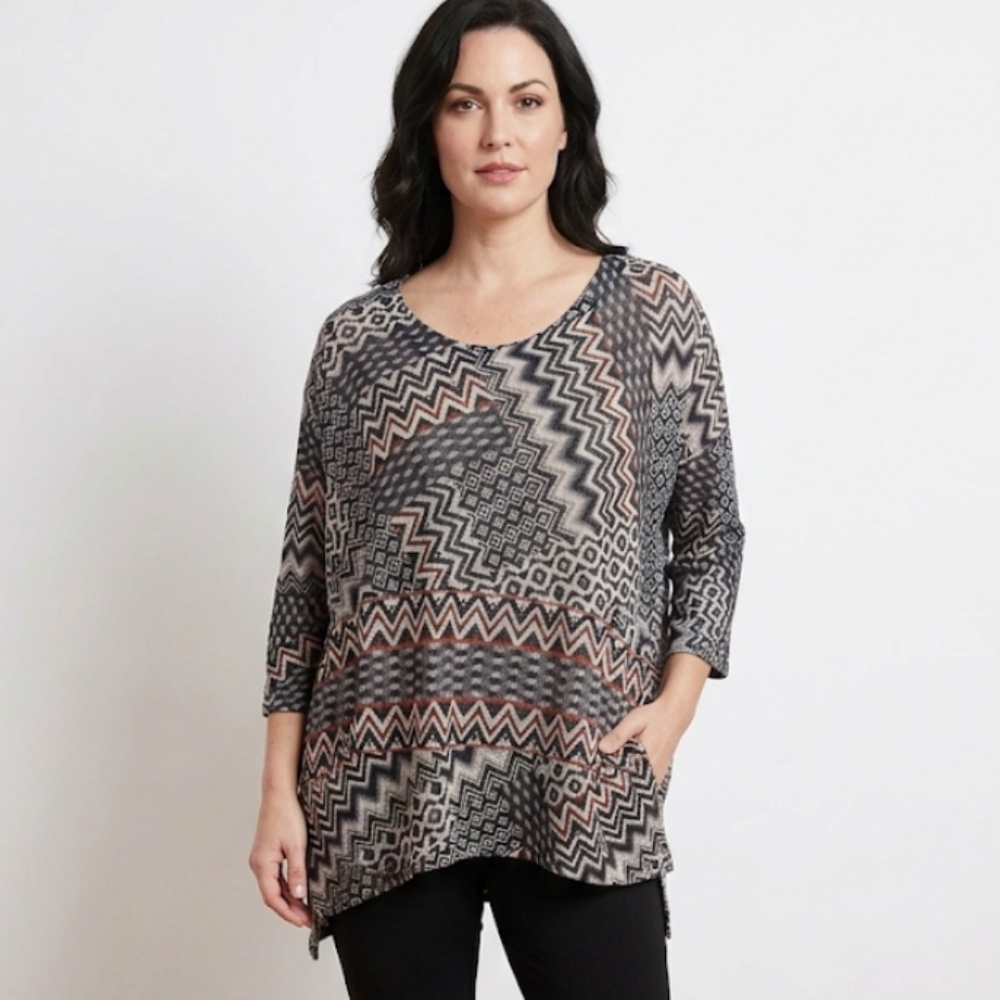 Nally and Millie Geometric / Chevron Print Tunic 3/4 Sleeve Top- One Size